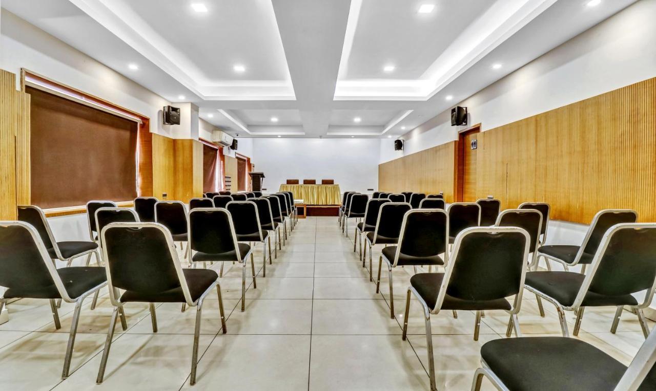 Medora Hotel Kozhikode Zewnętrze zdjęcie
