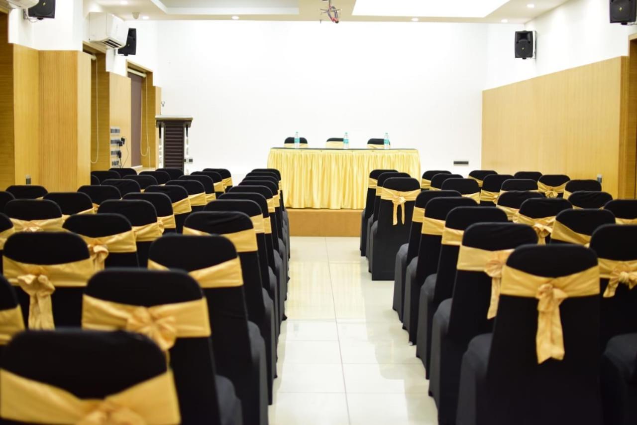 Medora Hotel Kozhikode Zewnętrze zdjęcie